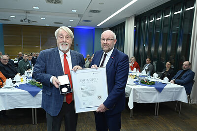 Ehrensiegel für Bäckermeister Heribert Kamm